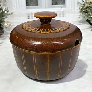 Wedgwood Pennine Sugar Bowl w/Notch Lid Crafted In England EUC